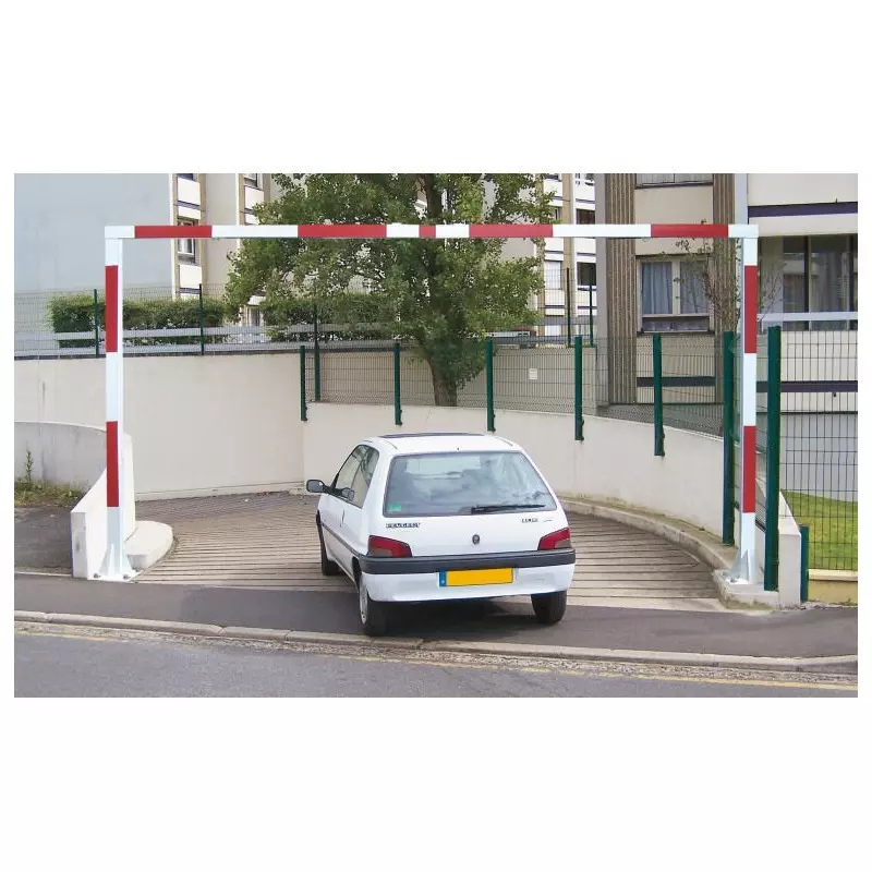 Gabarit limiteur de hauteur pour parking fixe