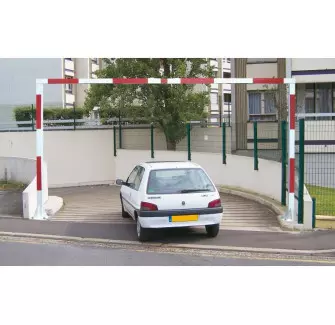 Gabarit limiteur de hauteur pour parking fixe