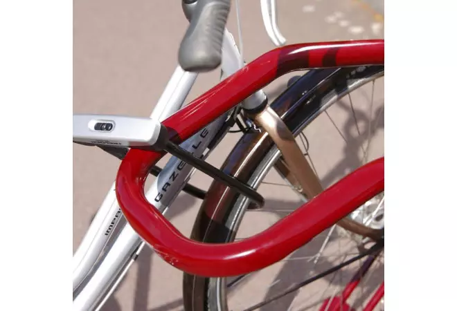 Support pour 8 vélos en acier galvanisé, fixation au sol, face-à-face.