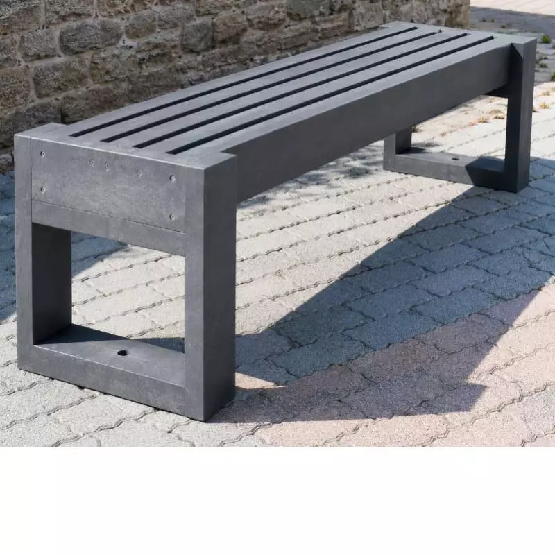 Banquette publique en plastique recyclé