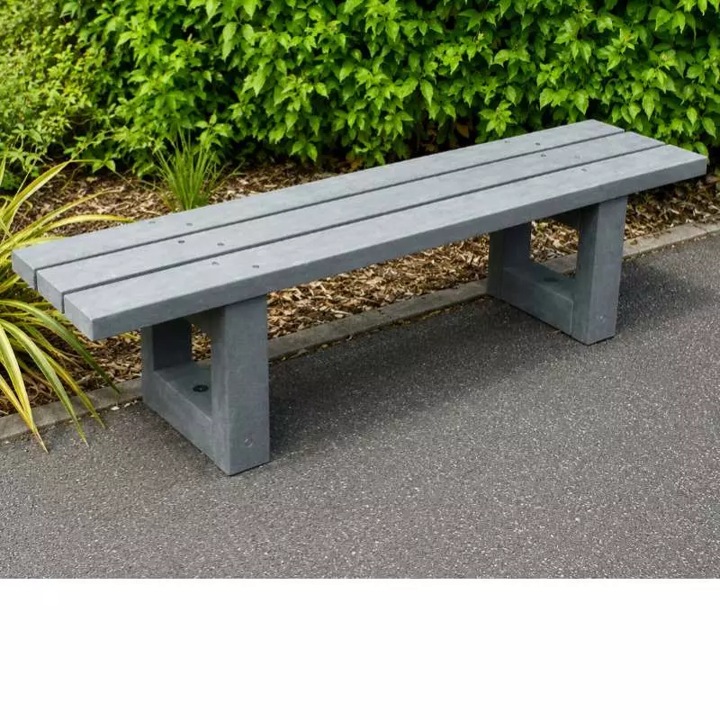 Banquette extérieure en plastique recyclé