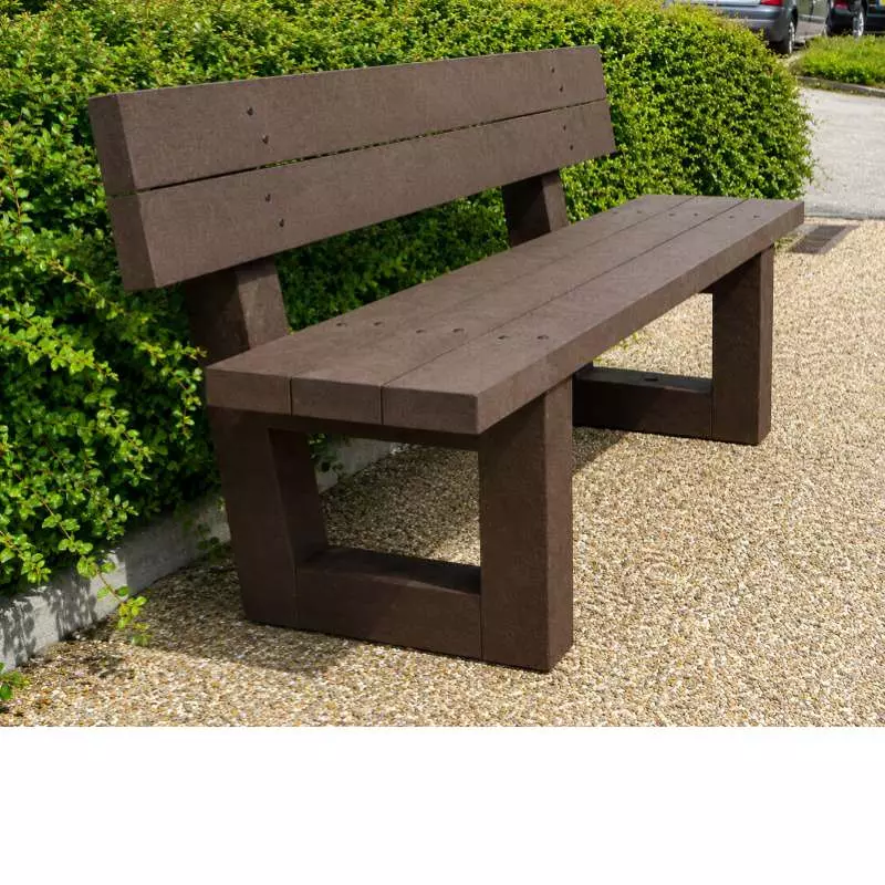 Banc public en plastique recyclé