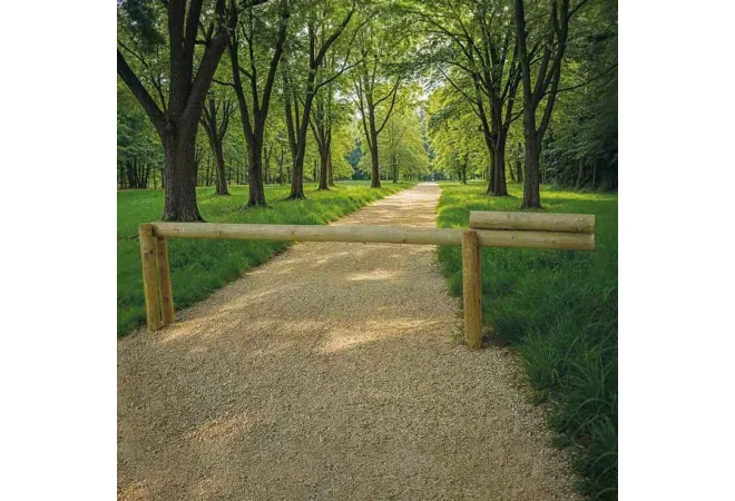 barrière d'accès en bois sur un chemin