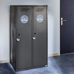 casier métallique vestiaire pour trottinettes à l'intérieur
