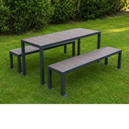Table extérieure en plastique recyclé