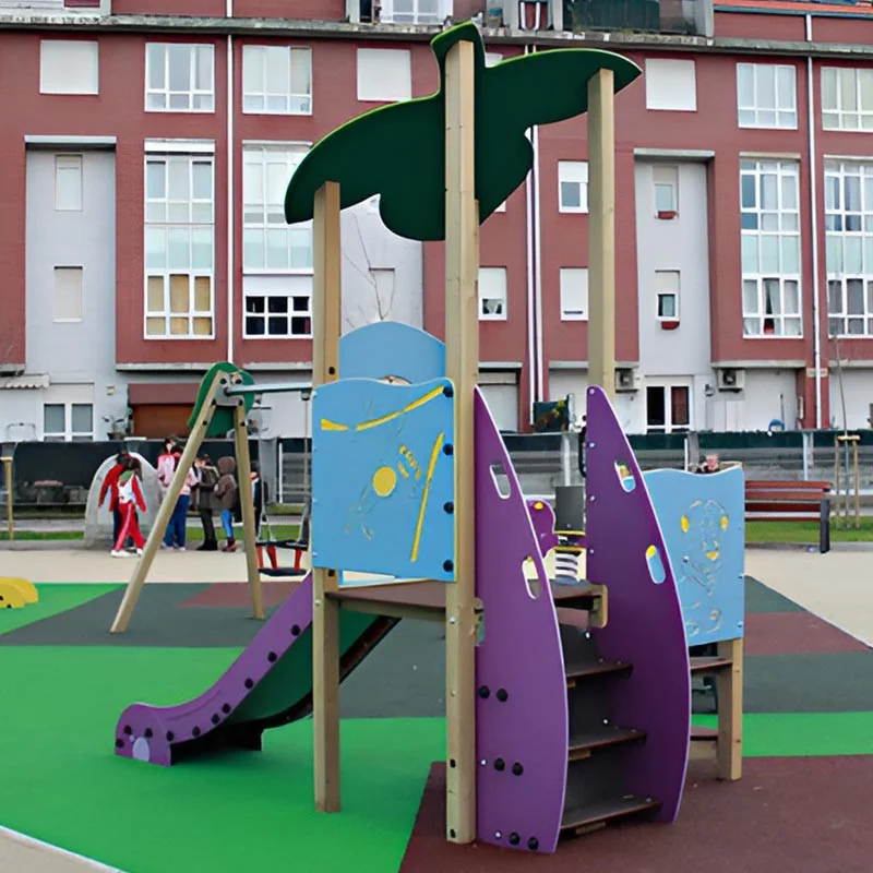 Toboggan aire de jeux en extérieur