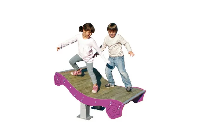 Hamac en équilibre pour aire de jeux collectivité avec des enfants