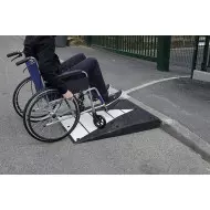 Rampe d'accès pour fauteuil roulant