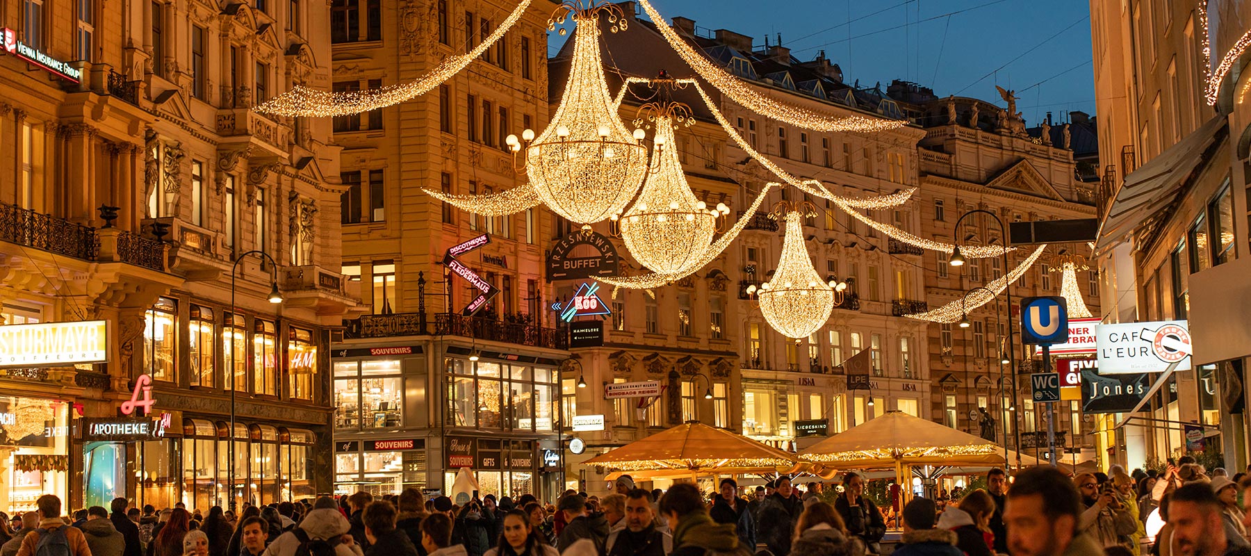 illumination de noël avec traverse de rue