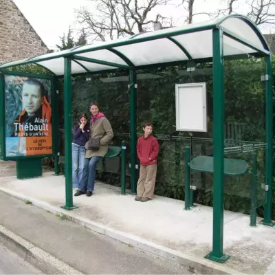 Un abribus original pour votre commune avec Cofradis